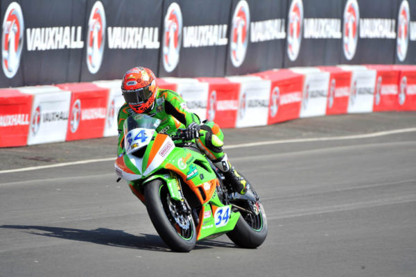 NORTH WEST 200. Esencia de carreras